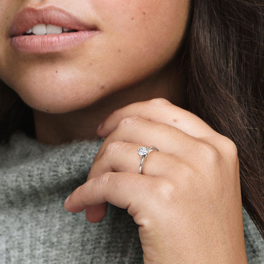 Anel Clear Heart Solitaire