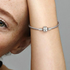 Pulseira Malha Snake Fecho Barril Pandora Moments